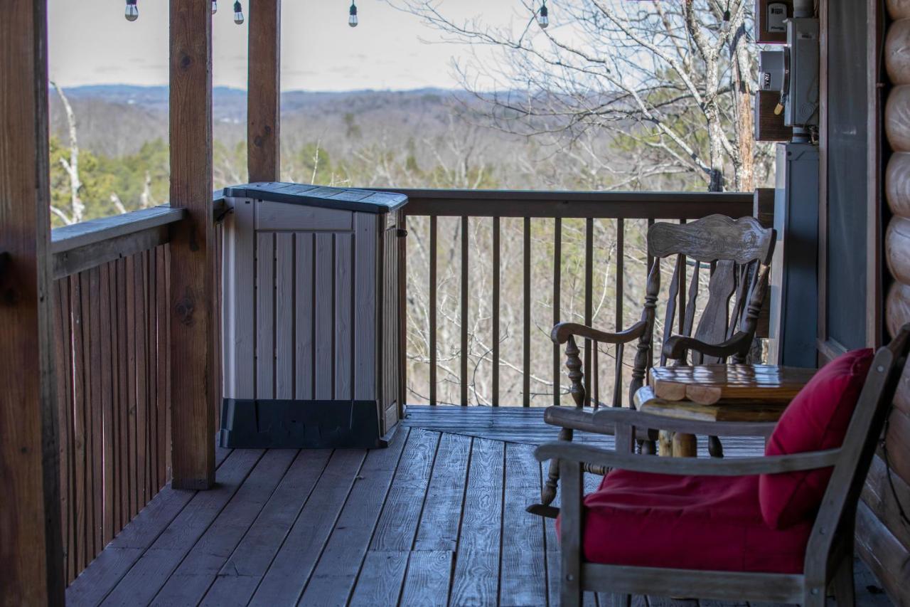 Serenity, A Rustic Log Retreat