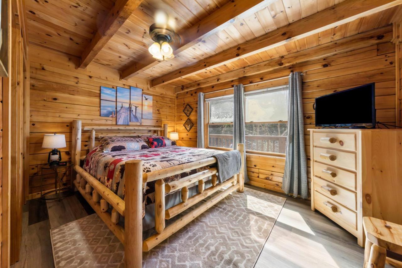 Serenity, A Rustic Log Retreat