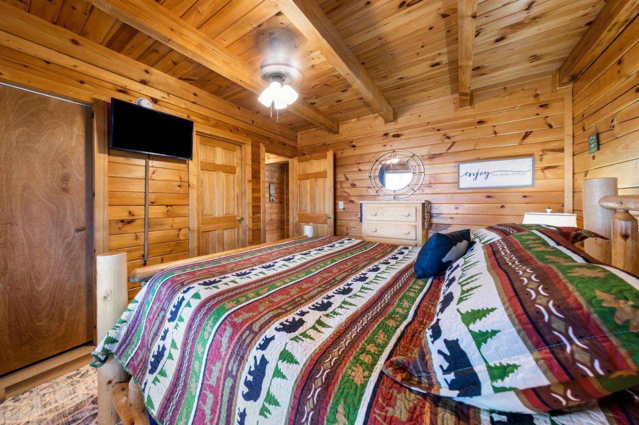 Hébergement de vacances Serenity, A Rustic Log Retreat *