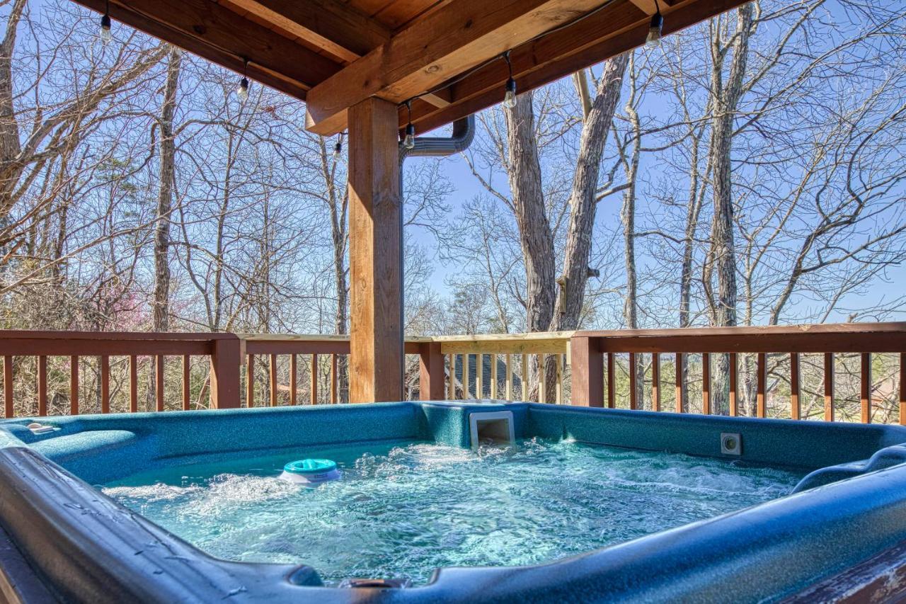 Serenity, A Rustic Log Retreat Hébergement de vacances Sevierville